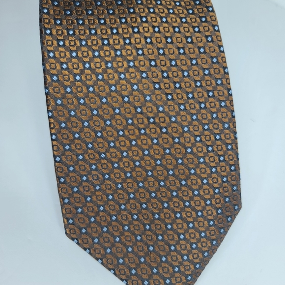 CROFT & BARROW Silk Brown Neck Tie. - Picture 5 of 6